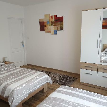 Apartman Majetic Otočac Екстериор снимка