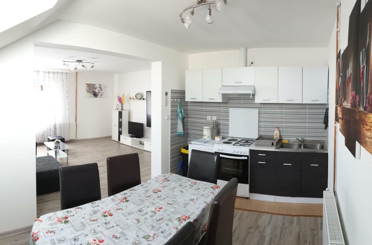 Apartman Majetic Otočac Екстериор снимка