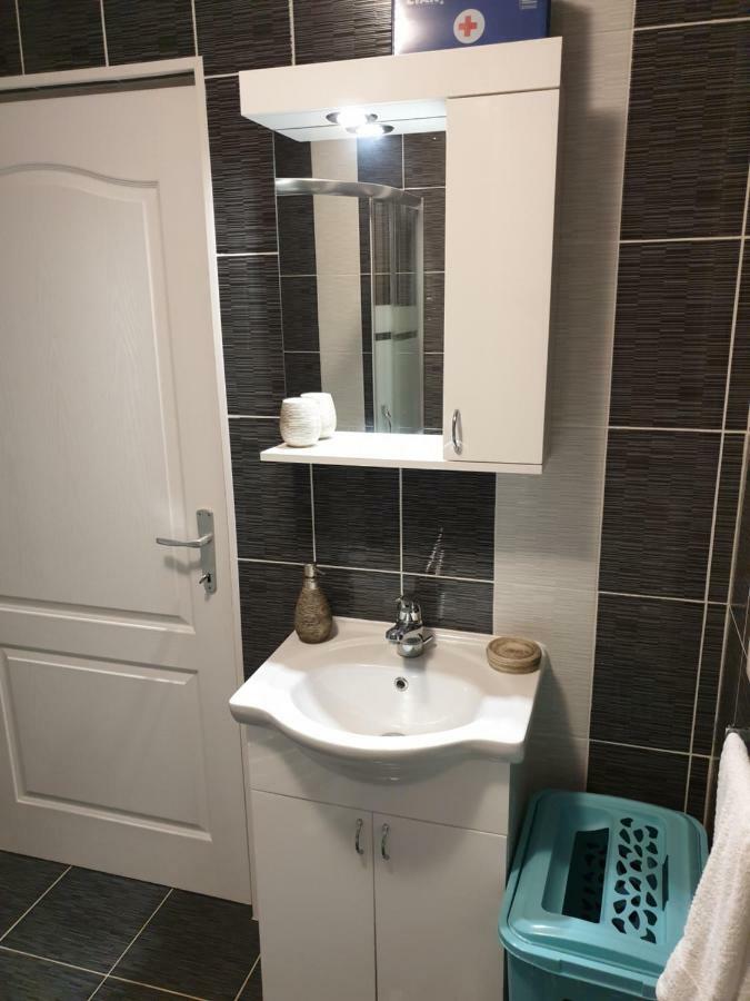 Apartman Majetic Otočac Екстериор снимка
