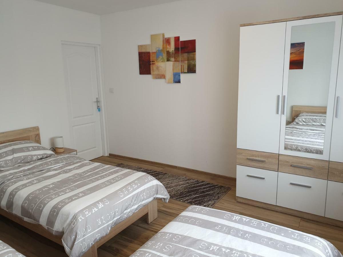 Apartman Majetic Otočac Екстериор снимка